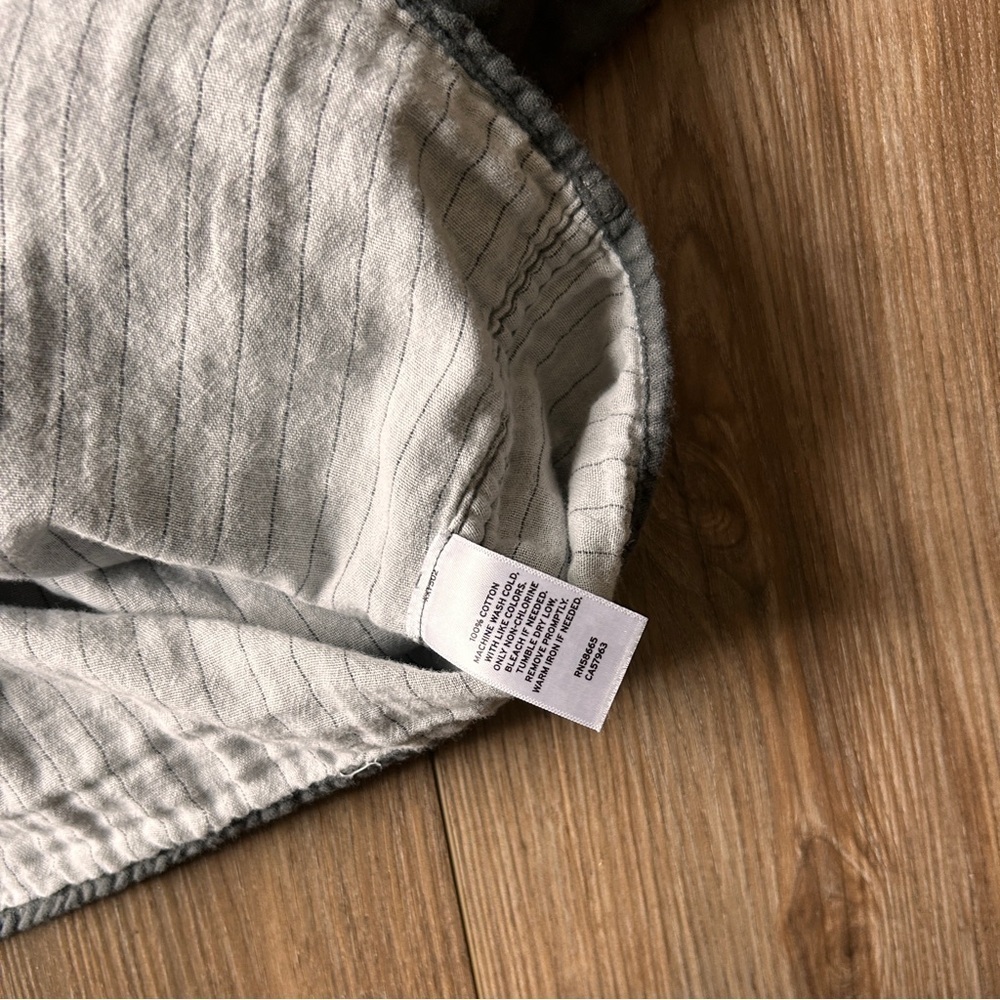 Treasure & Bond | Flannel Lined Slim Fit Casual Gray Shirt (Small) - Picture 11 of 12